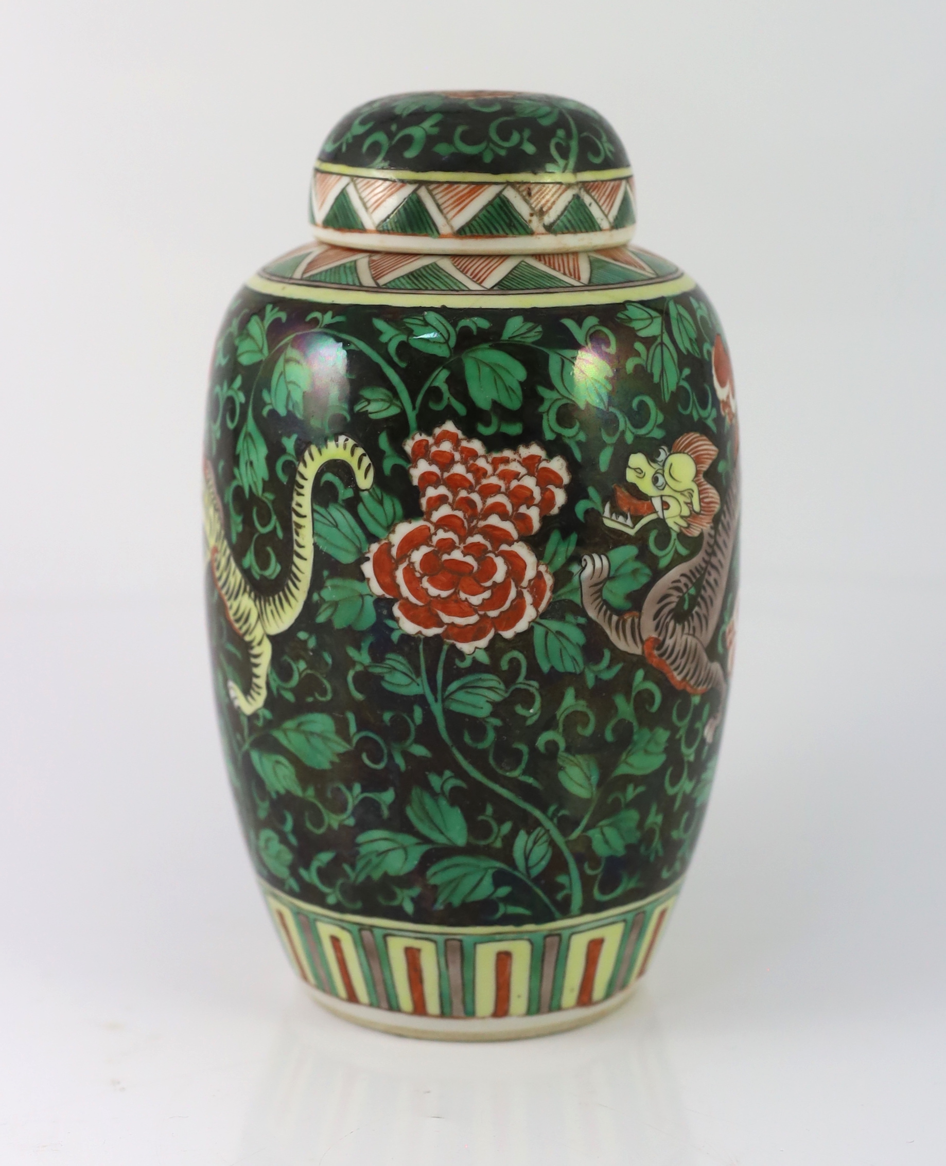 A small Chinese famille noire ‘dragon’ jar and cover, late 19th century, 21.5cm